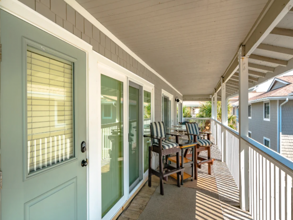 Beachside retreat in low key area