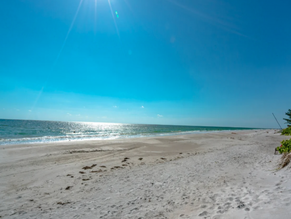 Beachside retreat in low key area