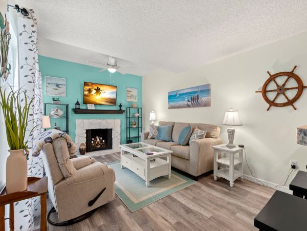 Madeira Beach Vacation Condo 2 Bedroom Great Interior