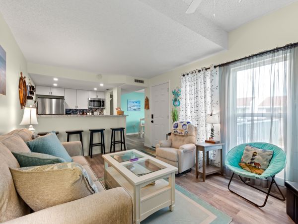 Madeira Beach Vacation Condo 2 Bedroom Great Interior