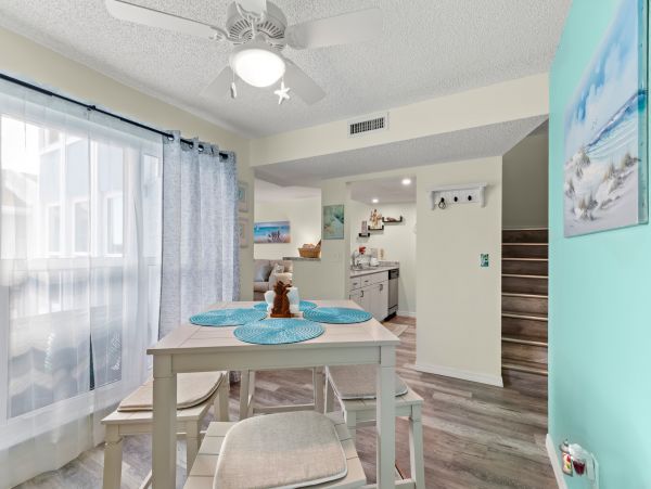 Madeira Beach Vacation Condo 2 Bedroom Great Interior