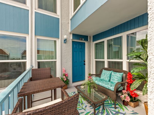 Madeira Beach Vacation Condo 2 Bedroom Great Interior
