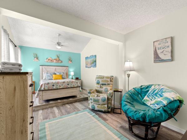Madeira Beach Vacation Condo 2 Bedroom Great Interior