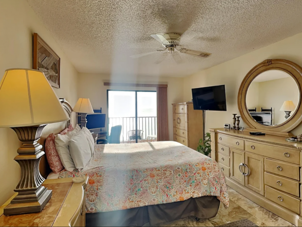 Beach View Vacation Condo with 3 Bedroom