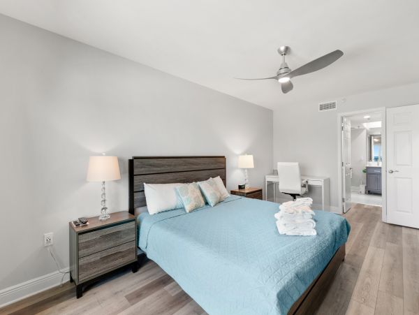 Spacious 3 Bedroom Condo with Oceanfront Balcony
