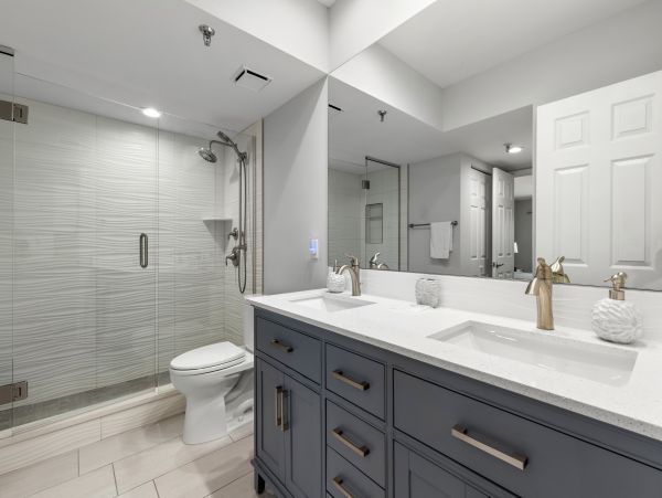 Spacious 3 Bedroom Condo with Oceanfront Balcony