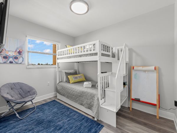 Spacious 3 Bedroom Condo with Oceanfront Balcony