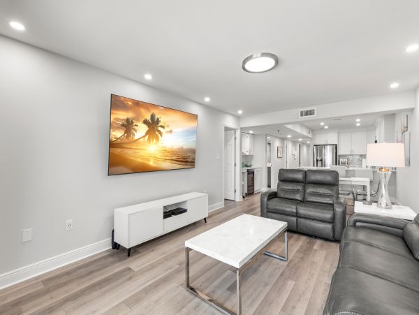 Spacious 3 Bedroom Condo with Oceanfront Balcony