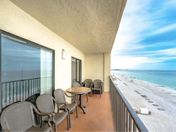 Beachfront Three Bedroom Beachfront Condo Sleeps 10