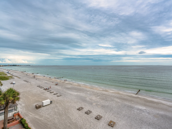Beachfront Three Bedroom Beachfront Condo Sleeps 10