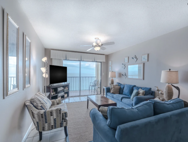 Beachfront Three Bedroom Beachfront Condo Sleeps 10