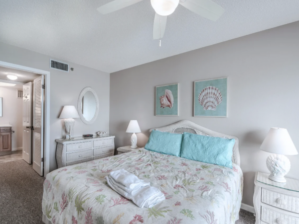 Beachfront Three Bedroom Beachfront Condo Sleeps 10