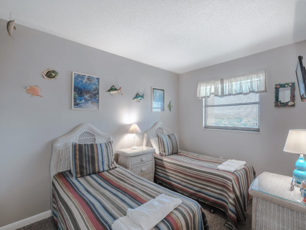 Beachfront Three Bedroom Beachfront Condo Sleeps 10
