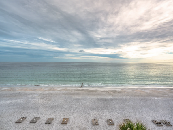 Beachfront Three Bedroom Beachfront Condo Sleeps 10