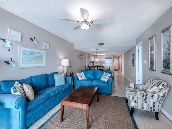 Beachfront Three Bedroom Beachfront Condo Sleeps 10