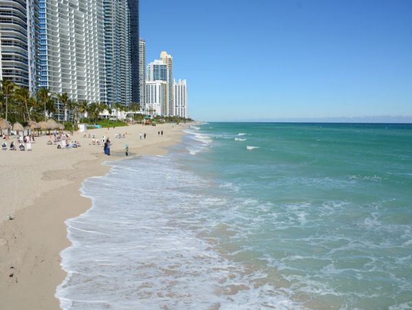 Sunny Isles Luxury Vacation Condo with Views & Close to Beach