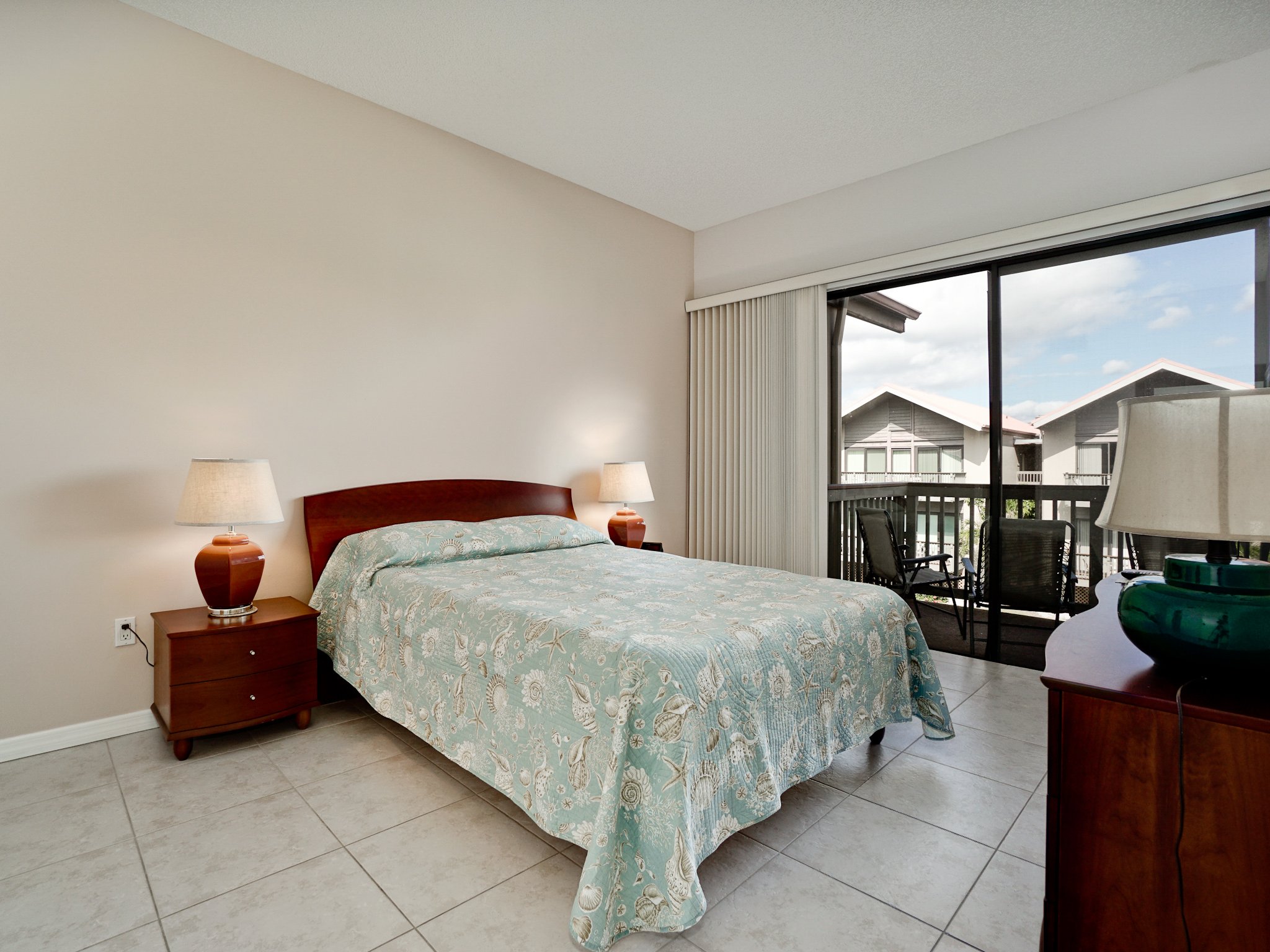 Siesta Key Vacation Condo Two Bedrooms Walk to Beach
