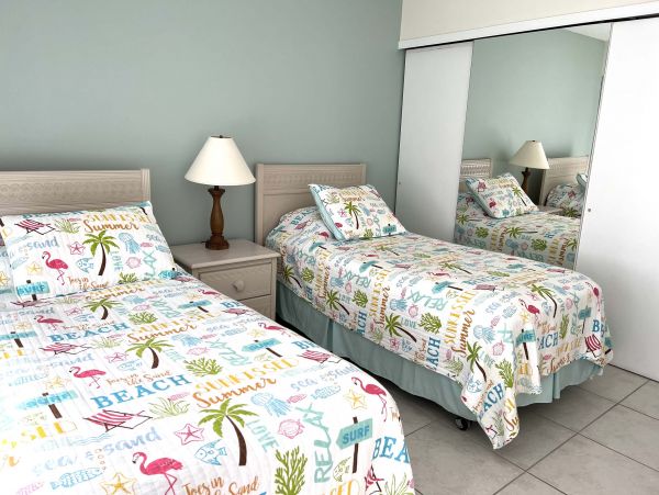 Siesta Key Vacation Condo Two Bedrooms Walk to Beach