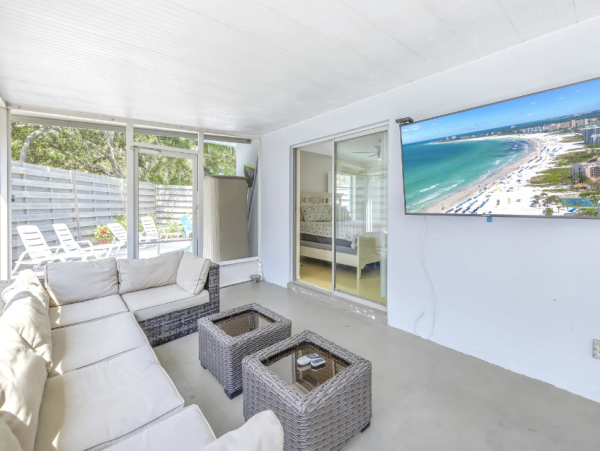 Home Near the Beach with 1 Bedroom and Pool in Siesta Key