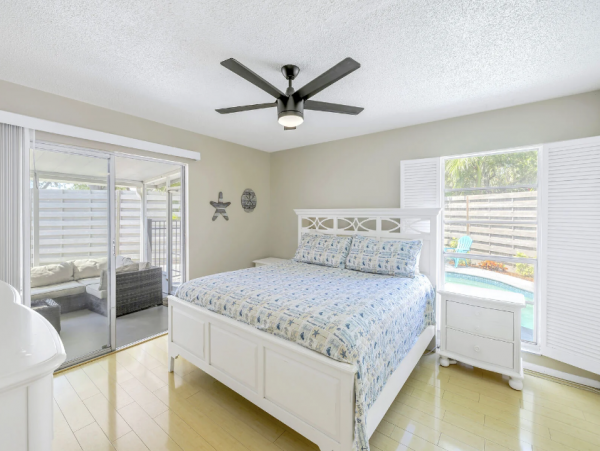 Home Near the Beach with 1 Bedroom and Pool in Siesta Key