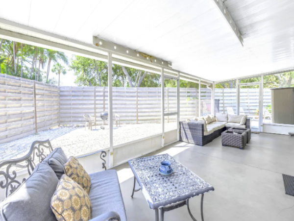 Home Near the Beach with 1 Bedroom and Pool in Siesta Key