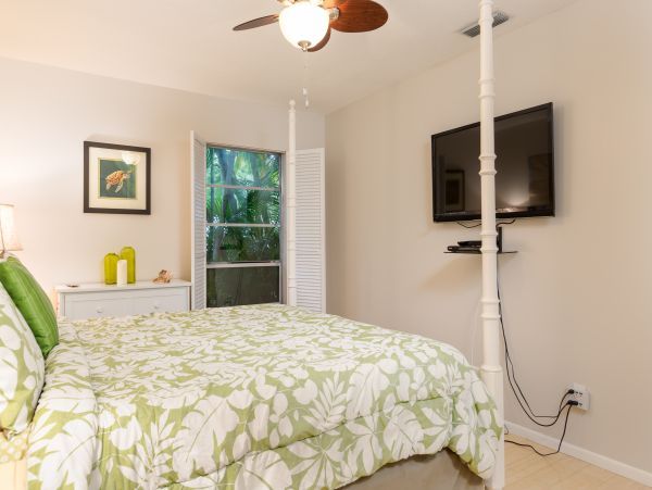Siesta Key Duplex Home Sleeps 10 Guest with Pool