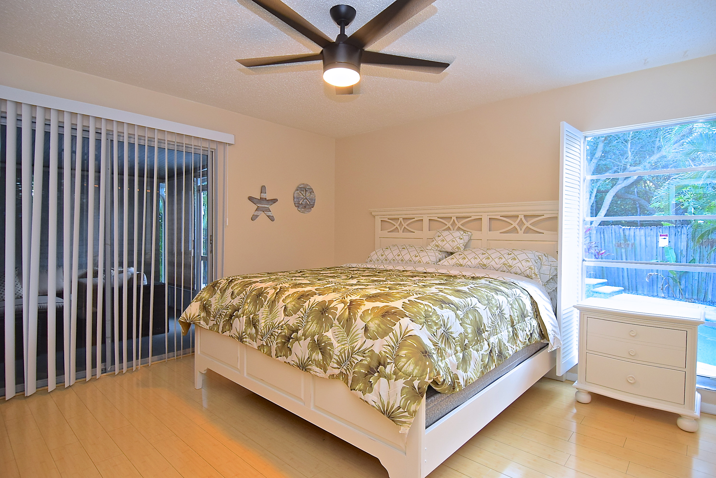 Siesta Key Duplex Home Sleeps 10 Guest with Pool