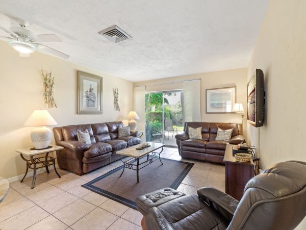 Lovely Siesta Key 2 Bedroom Vacation Condo