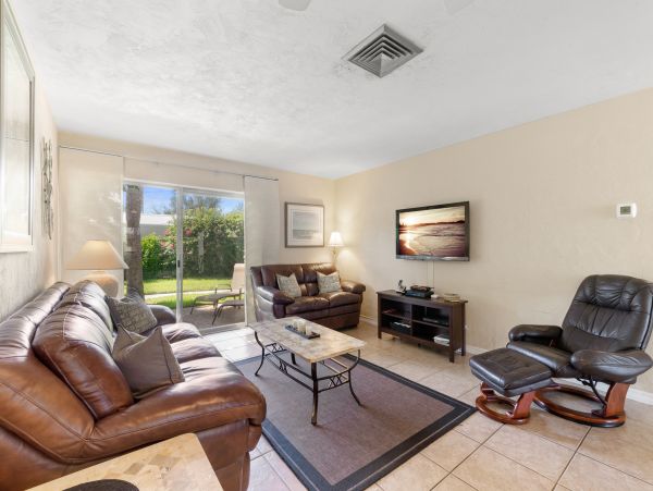 Lovely Siesta Key 2 Bedroom Vacation Condo