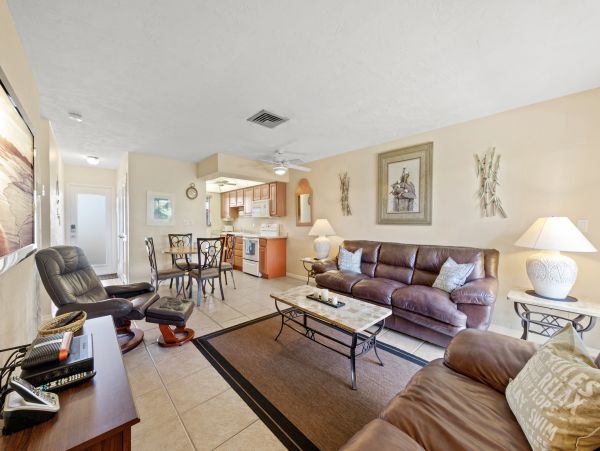 Lovely Siesta Key 2 Bedroom Vacation Condo