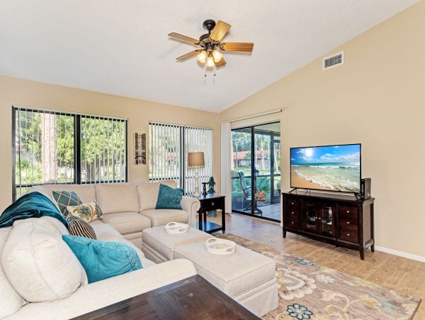 Siesta Key Villa with 2 Bedrooms and Resort Access