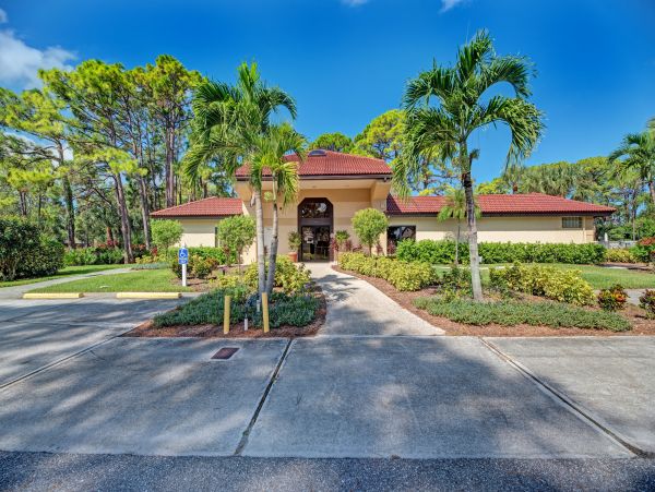 Siesta Key Villa with 2 Bedrooms and Resort Access