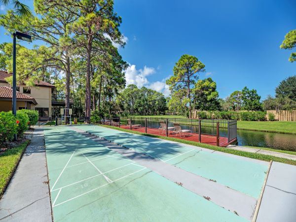 Siesta Key Villa with 2 Bedrooms and Resort Access