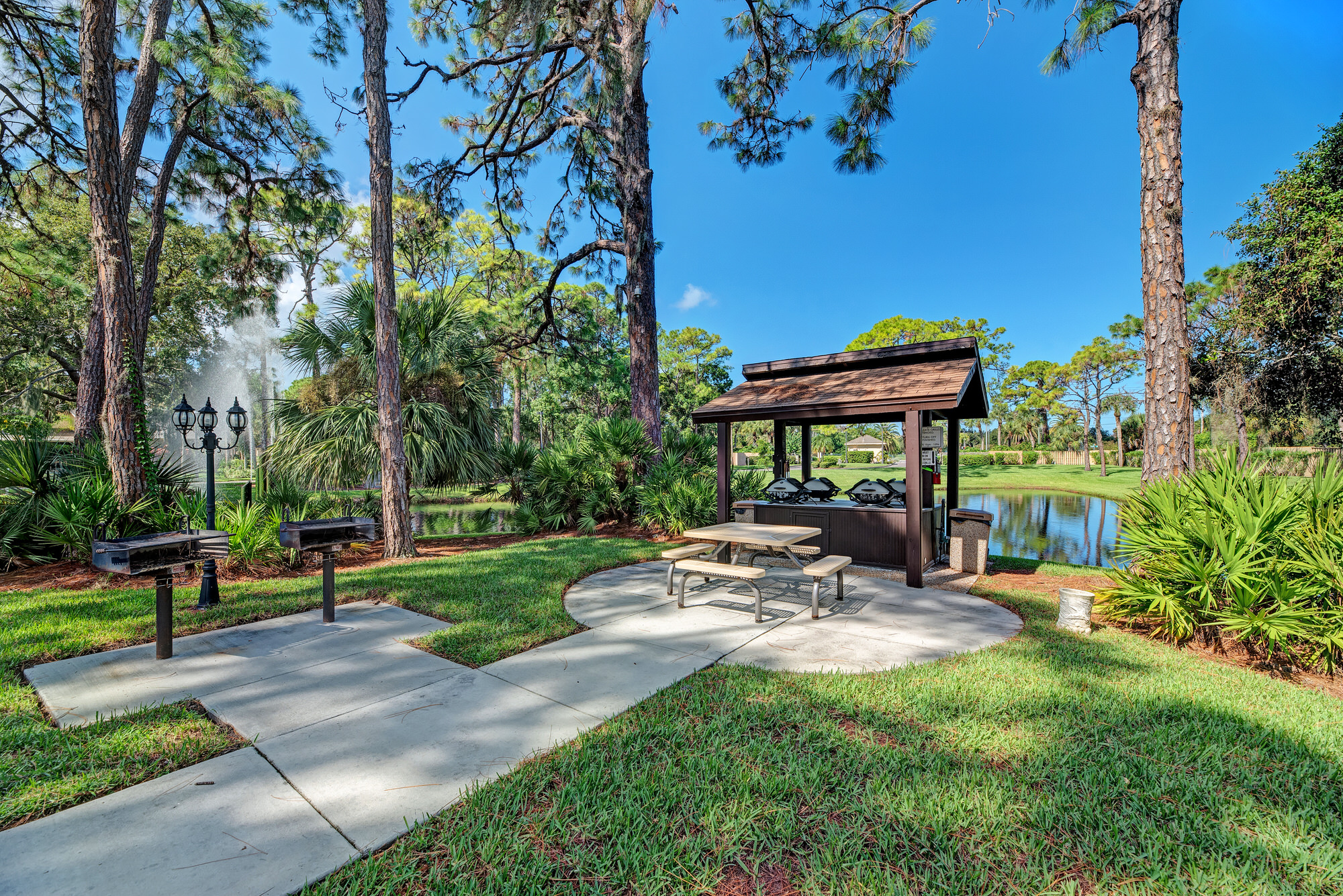 Siesta Key Villa with 2 Bedrooms and Resort Access