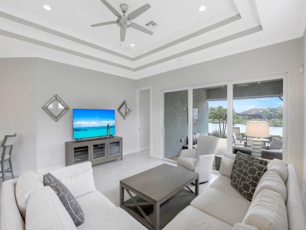 Elegant 3 Bedroom Vacation Rental with Lake Views