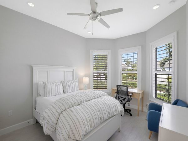 Elegant 3 Bedroom Vacation Rental with Lake Views