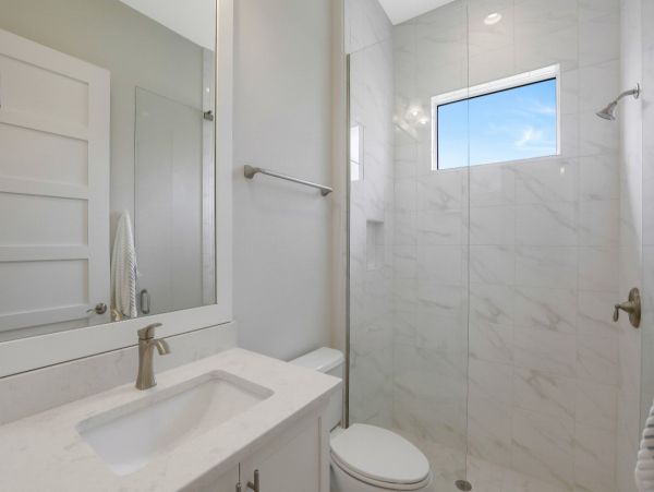 Elegant 3 Bedroom Vacation Rental with Lake Views
