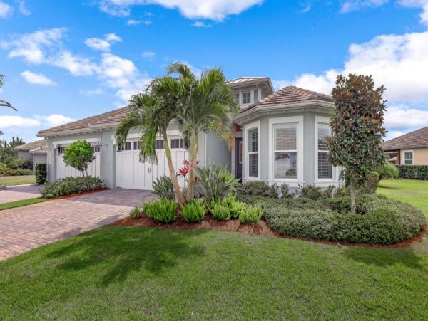 Elegant 3 Bedroom Vacation Rental with Lake Views