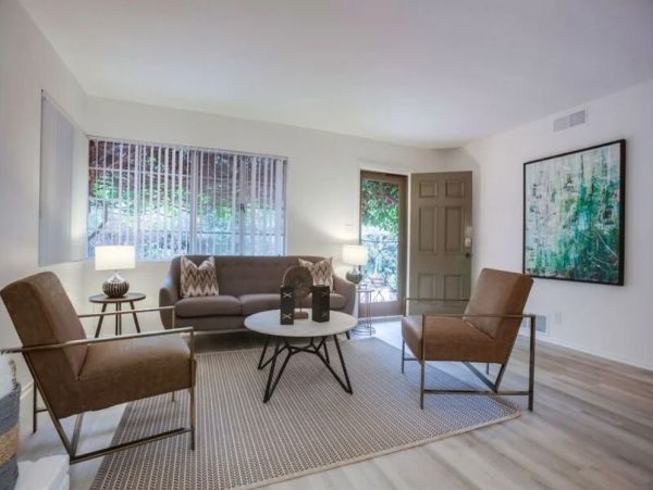 La Jolla Vacation Rental Sleeps 10 - Less than a Block from Beach