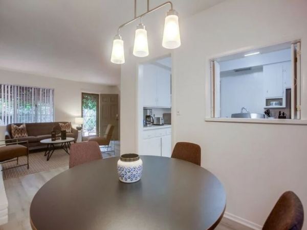La Jolla Vacation Rental Sleeps 10 - Less than a Block from Beach