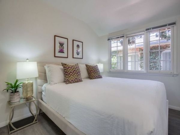 La Jolla Vacation Rental Sleeps 10 - Less than a Block from Beach