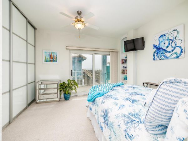 Pensacola Beach Vacation Home with Ocean Views & Tennis Court