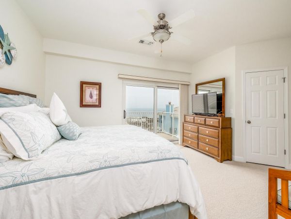 Pensacola Beach Vacation Home with Ocean Views & Tennis Court
