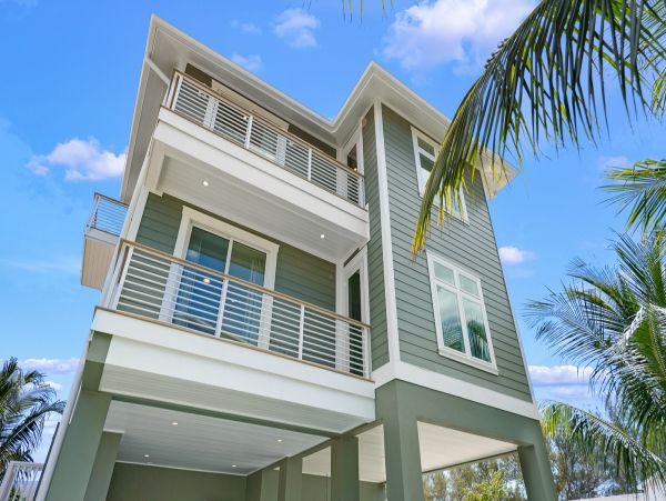 Bradenton Beach Luxury Vacation Home Seven Bedroom Walk to Beach