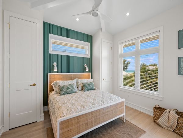 Bradenton Beach Luxury Vacation Home Seven Bedroom Walk to Beach