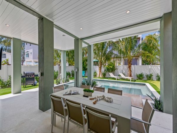 Bradenton Beach Luxury Vacation Home Seven Bedroom Walk to Beach