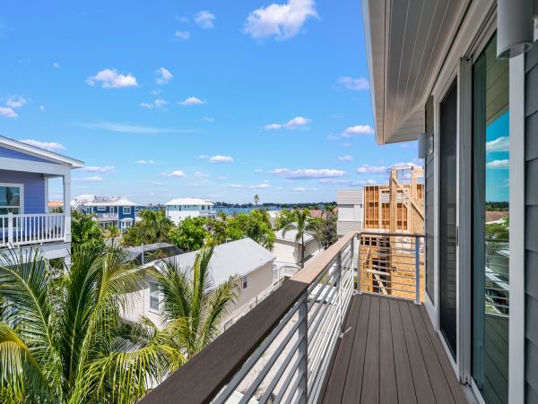 Bradenton Beach Luxury Vacation Home Seven Bedroom Walk to Beach