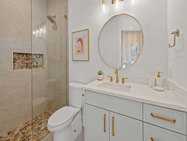 Bradenton Beach Luxury Vacation Home Seven Bedroom Walk to Beach
