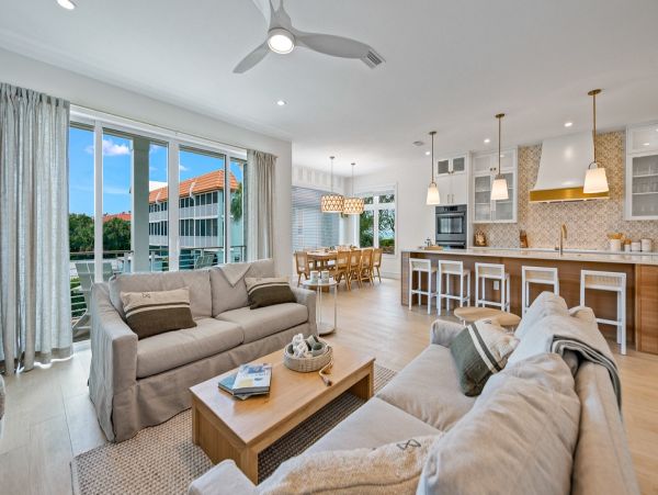 Bradenton Beach Luxury Vacation Home Seven Bedroom Walk to Beach