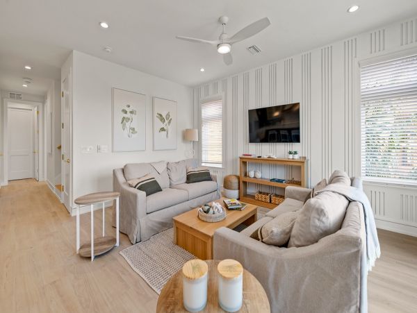 Bradenton Beach Luxury Vacation Home Seven Bedroom Walk to Beach